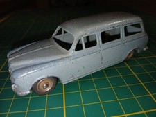 Dinky toys Peugeot 403 familiale