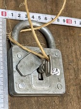 ANCIEN Cadenas AVEC CLÉ ,clef