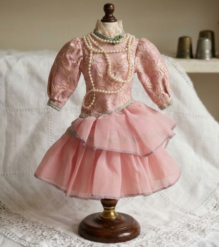 Robe pour poupee - , à