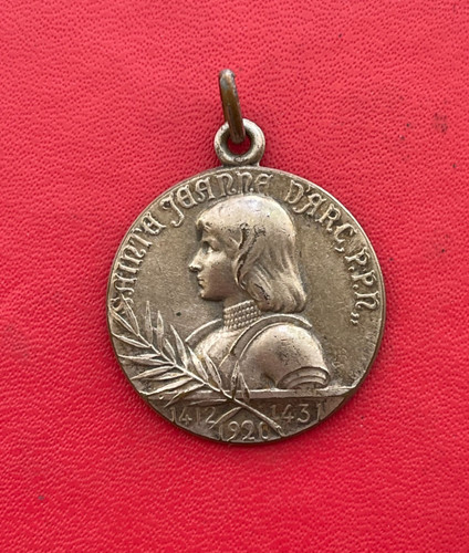 Belle médaille avec bélière