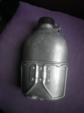 Gourde de soltat avec quart, guerre d'indochine.