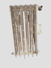 Radiateurs Ancien Fleuri  En Fonte de fer six lames . XX siècle .