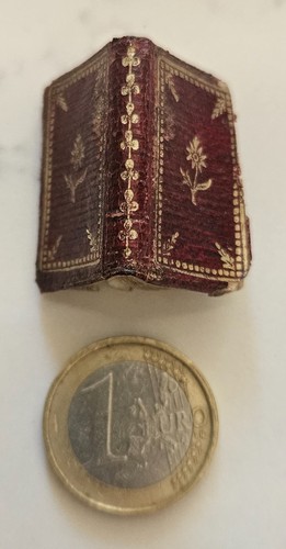 Rare ancien livre minuscule