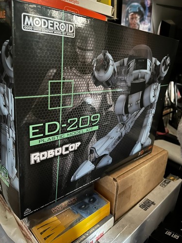 Robocop moderoid plastic model - moderoid,