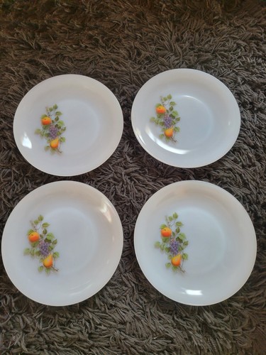 4 assiettes plates - ....,