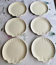 Lot de 6 assiettes en faïence de Gien, en forme de coquille saint jacques