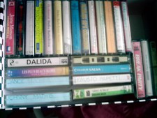 Lot  25 cassettes audio