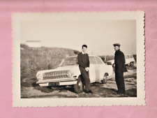 PHOTOGRAPHIE  - OPEL REKORD et RENAULT R4L -