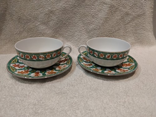 Tasses déjeuner et 2 - 2,