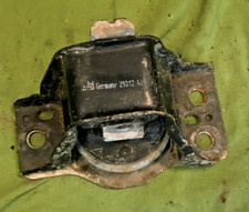 Support moteur coté distribution / RENAULT MEGANE 2 / 1.5 DCI