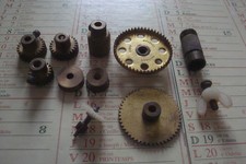 X34/13    / LOT MECCANO VINTAGE ROUE PIGNON OR