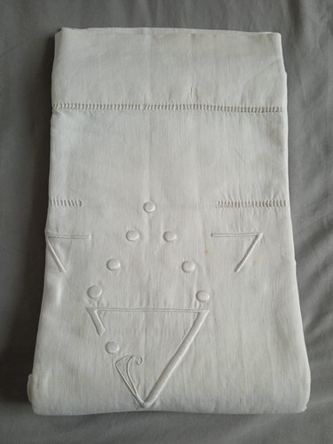 Joli drap brodé ancien - drap,