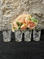 4 petits gobelets / Verres a