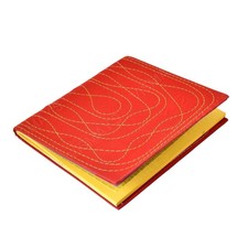 Journal rouge avec pages
