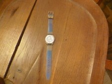 ancienne montre swatch bracelet bleu transparent  incomplet water resist