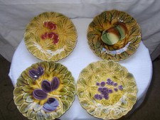 ANCIEN 4 Assiettes Barbotine