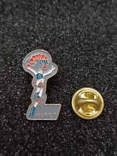 Pin's Pins Pin Enamel 47  France  Haute GARONNE VILLE BASKET CLUB "MURET" 