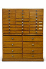Meuble d'horloger boite de