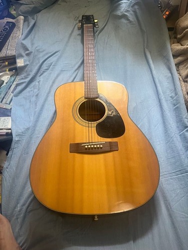 Guitare acoustique vintage