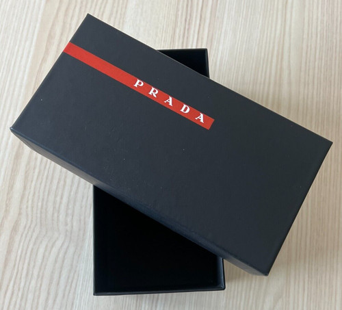 Prada boite carton pochette - prada,