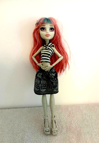 Monster high poupée - monster,