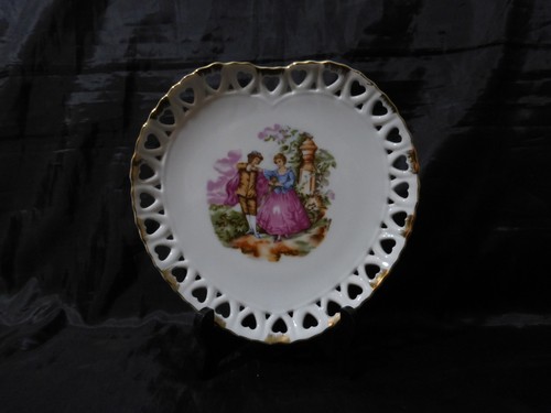 Assiette décorative - décorative, en