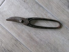 cisaille à tôle ancienne fonctionnelle L'UNIVERSELLE Déposé