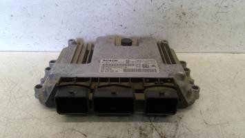 Calculateur moteur peugeot - calculateur,