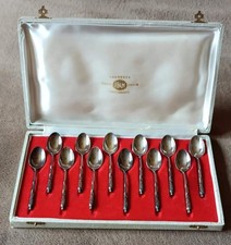 Superbe petite ménagère