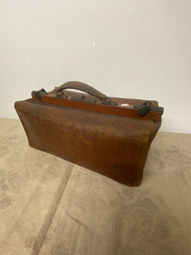 Ancienne sacoche cuir - ancienne, en