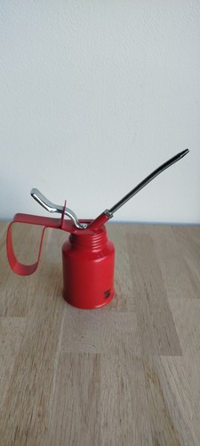 Ancien huilier pompe - huilier,