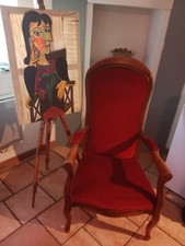 2 FAUTEUILS VOLTAIRE en bois et velours dont un à refaire