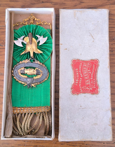 Insigne broche sapeurs - ex,