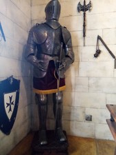 armure médiévale;Magnifique reproduction grandeur nature de lépoque de Charles V