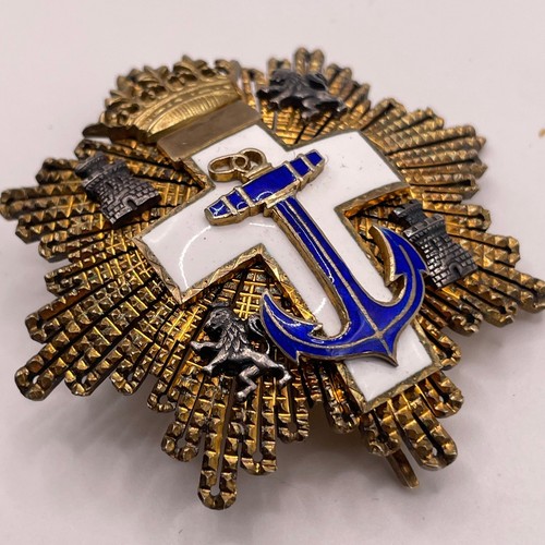 Grand croix ordre mérite - grand-croix,