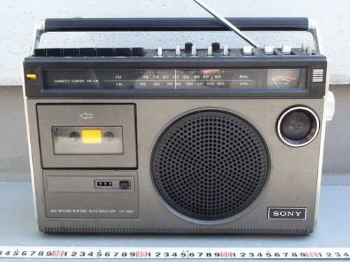 Sony 1980 vintage radio - sony,