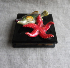 BOÎTE VINTAGE EN CÉRAMIQUE, ÉTOILE DE MER, POISSON EN RELIEF, BOÎTE D'ALLUMETTES