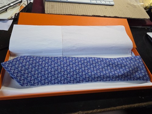 Cravate hermes dans - dans, boite