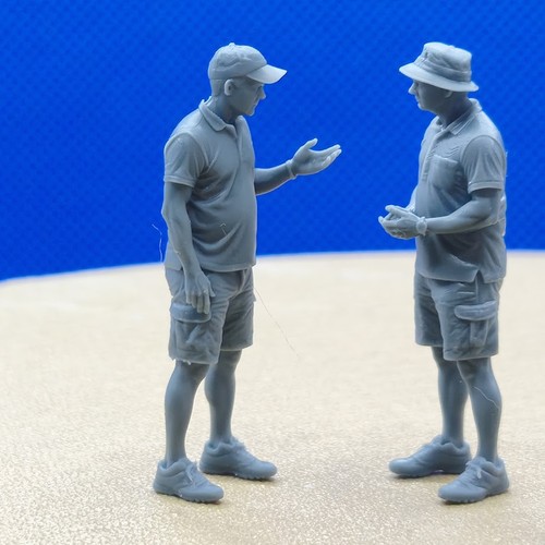 Diorama hommes qui parlent - qui,