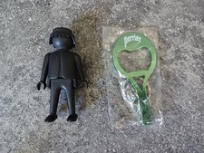 E0 068 – PERRIER – Porte clés décapsuleur Raquette Neuf.