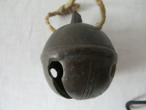 Ancien grelot bronze