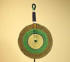 Éventail tissé africain