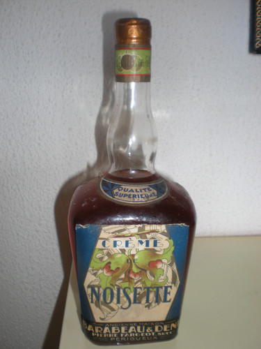Tres vieille bouteille - tres,