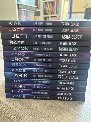 Tasha black alien - black,