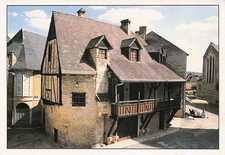 24 MONTIGNAC MAISON EN PIERRE