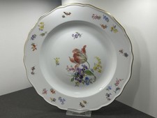 Assiette en porcelaine de