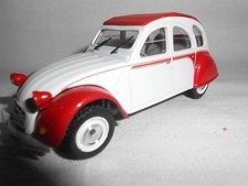 CITROËN 2CV DOLLY BLANC ET