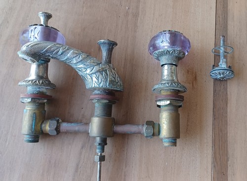 Ancien robinet bronze - ,