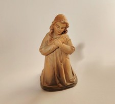 Santon crèche Noël Vierge Sainte Marie sculpture résine peinte, imitation bois.