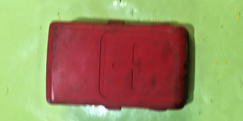 Cache borne positive batterie - positive,